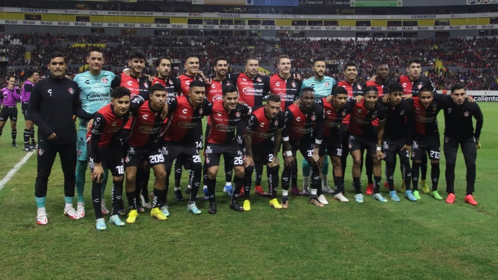 Atlas recibe sanción económica de la Liga MX tras mal estado de la cancha del Estadio Jalisco