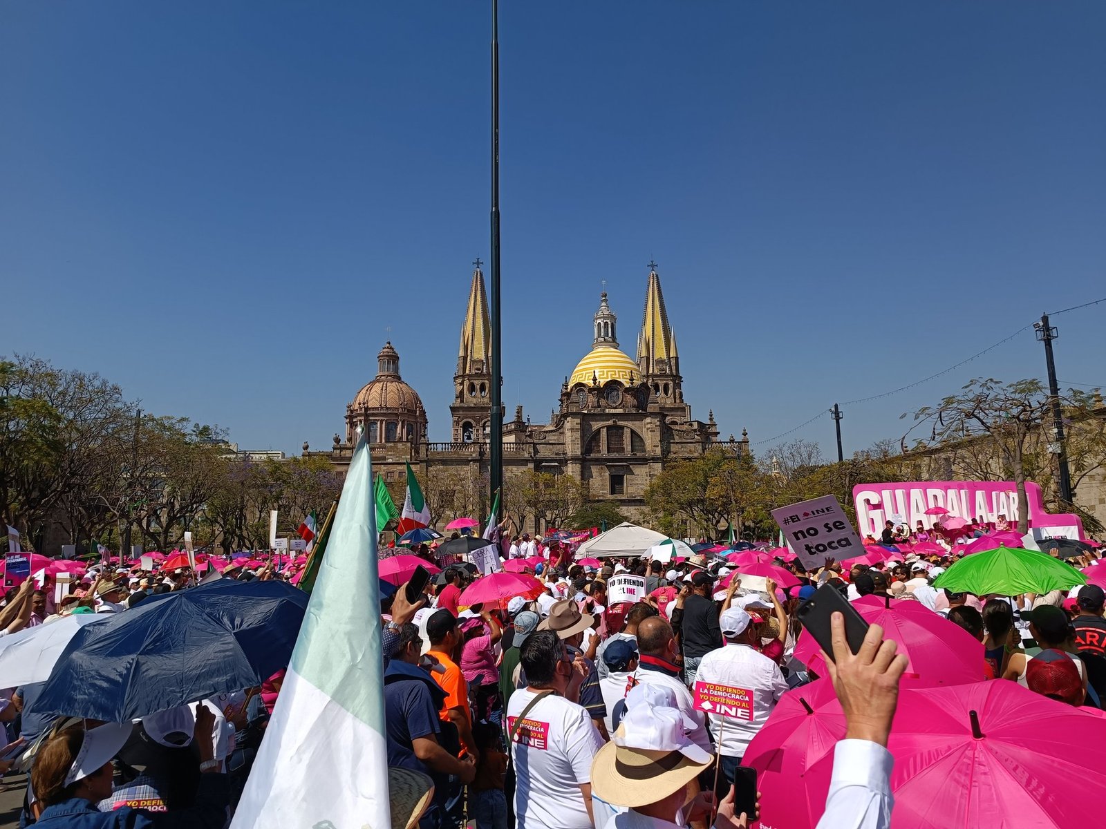 <strong>En Guadalajara también se manifestaron a favor del INE</strong>
