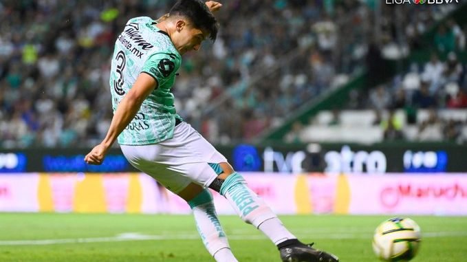 León sacia su hambre con goleada a Santos y ‘rasguña’ los puestos de Liguilla