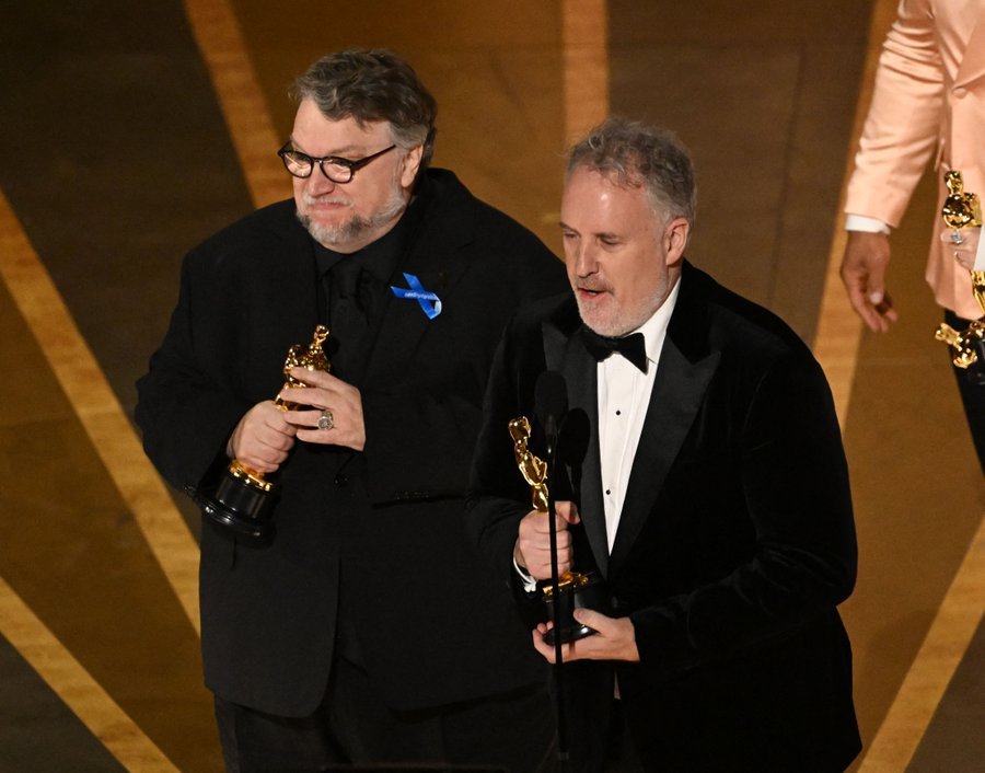 “La animación es cine”: Guillermo del Toro <strong>Pinocho se llevó el Oscar a Mejor Película Animada</strong>