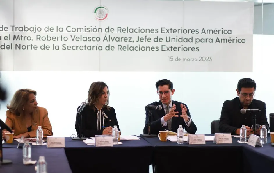 México cooperará con EU en tema de drogas, pero no con amenazas: Roberto Velasco