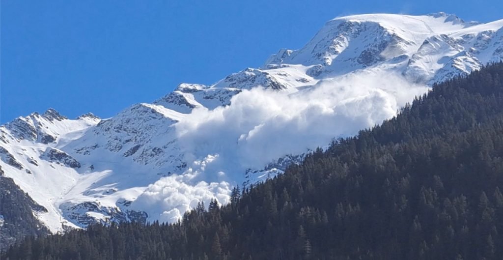 Avalancha en los Alpes franceses deja cuatro muertos y varios heridos