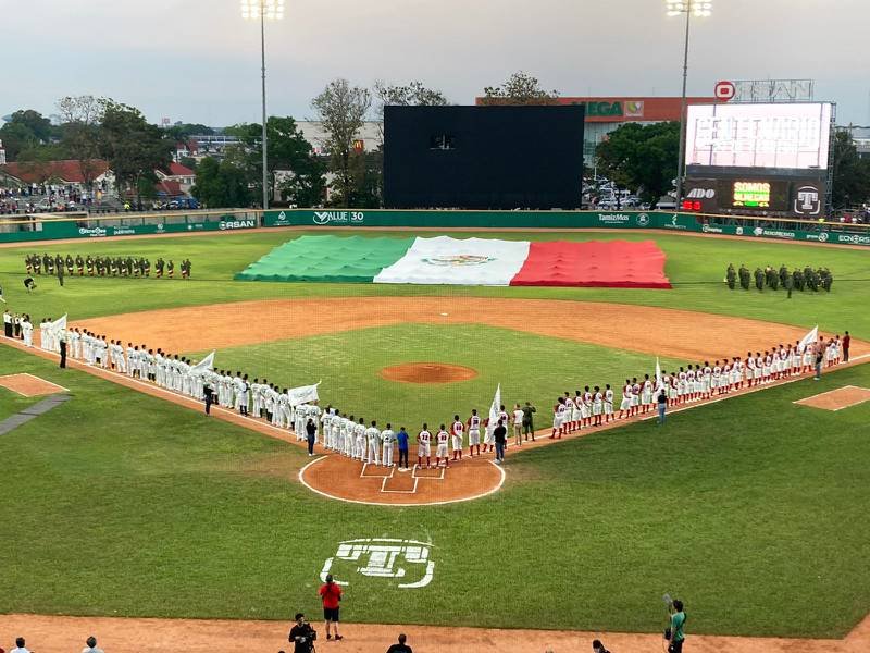 Adán Augusto reinaugura estadio de beisbol en Tabasco