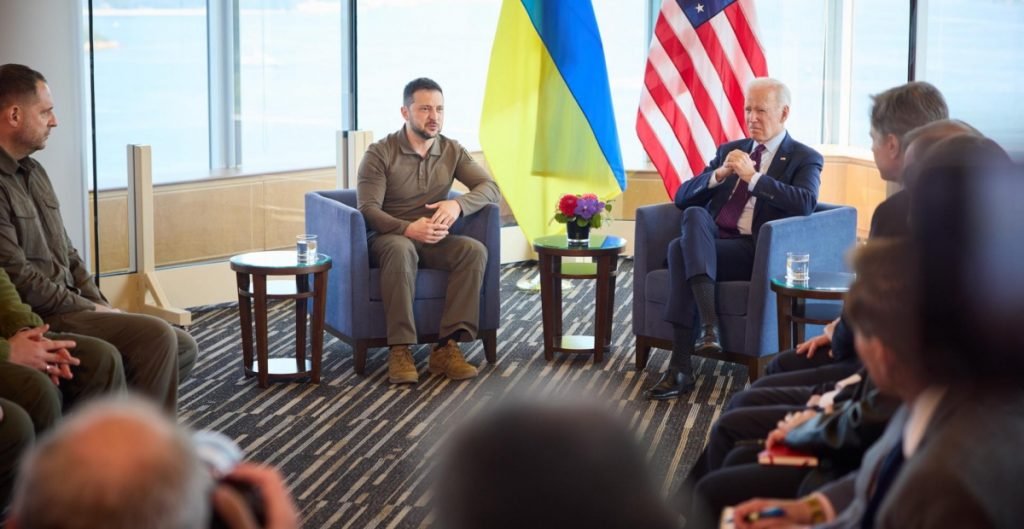 Biden anuncia otros 375 millones de dólares para ayuda militar a Ucrania en reunión con Zelenski