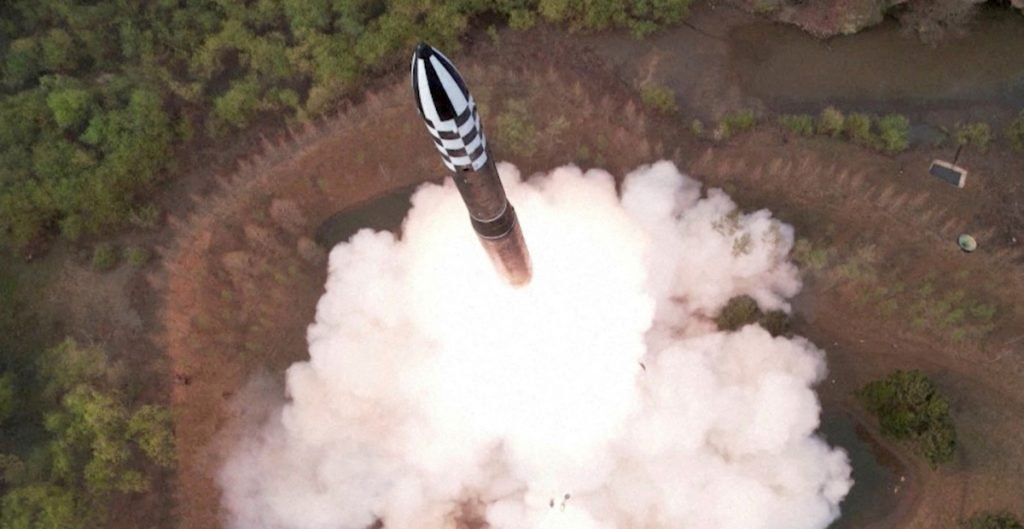 Japón y Corea del Sur alistan acuerdo con EU para conectar sus sistemas de detección de misiles