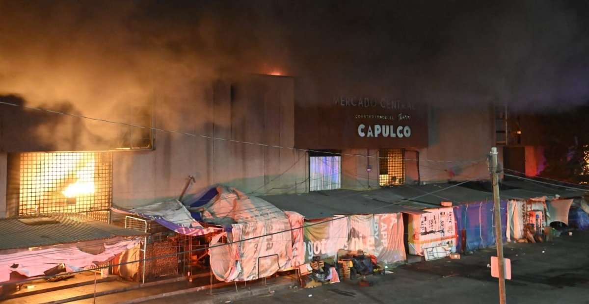 Incendio en el Mercado Central de Acapulco afecta a 570 locales