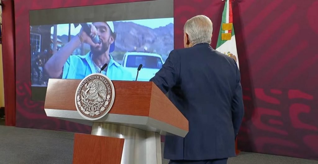 YouTube elimina el video de la conferencia matutina de AMLO por usar canción de Grupo Frontera y Bad Bunny