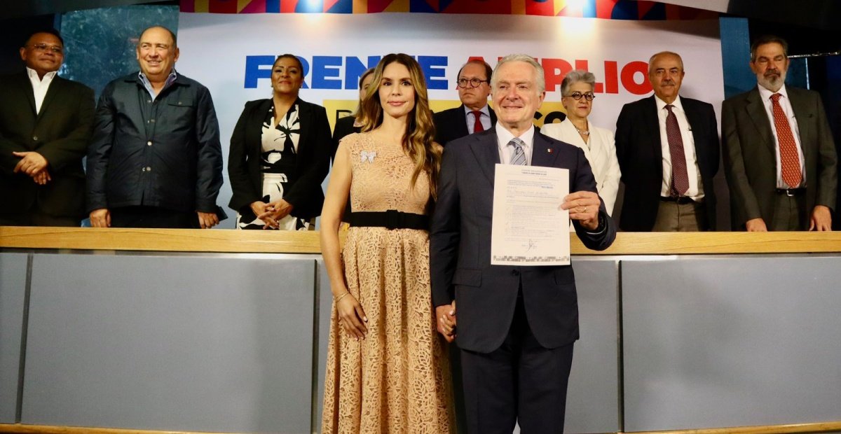 Santiago Creel se registra en el proceso de selección del candidato del Frente Amplio: “Aquí empieza el conteo de salida de AMLO”