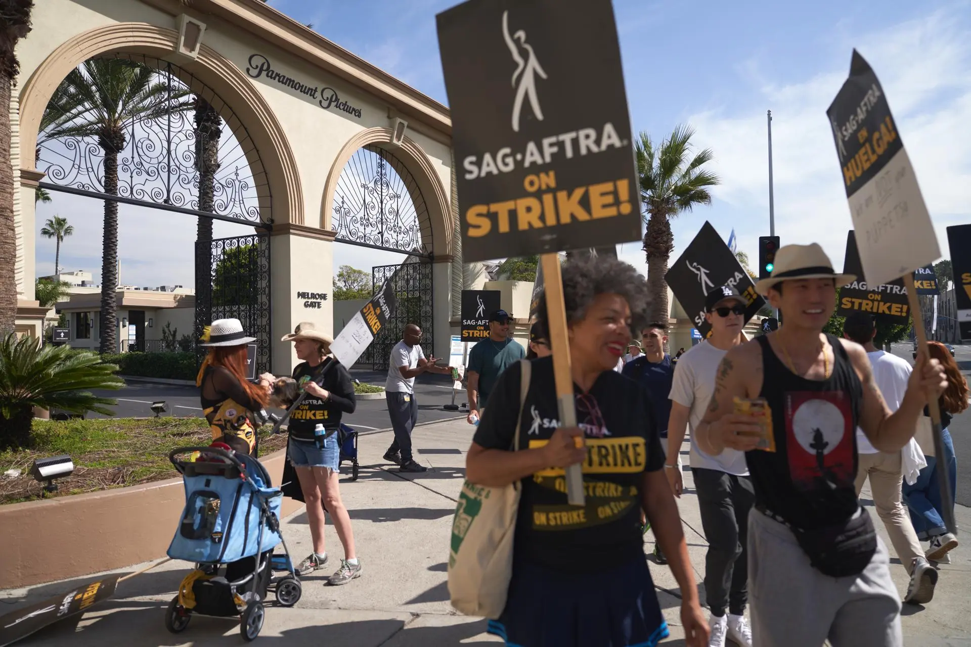Sindicato de Actores de Hollywood en huelga reanuda las negociaciones con los estudios