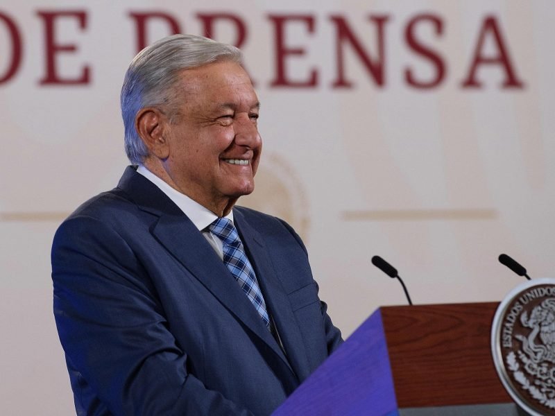 AMLO busca que el turismo regrese a Acapulco en diciembre