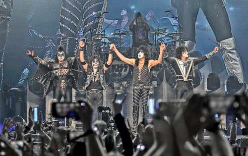 Kiss derrocha talento en su último concierto presencial