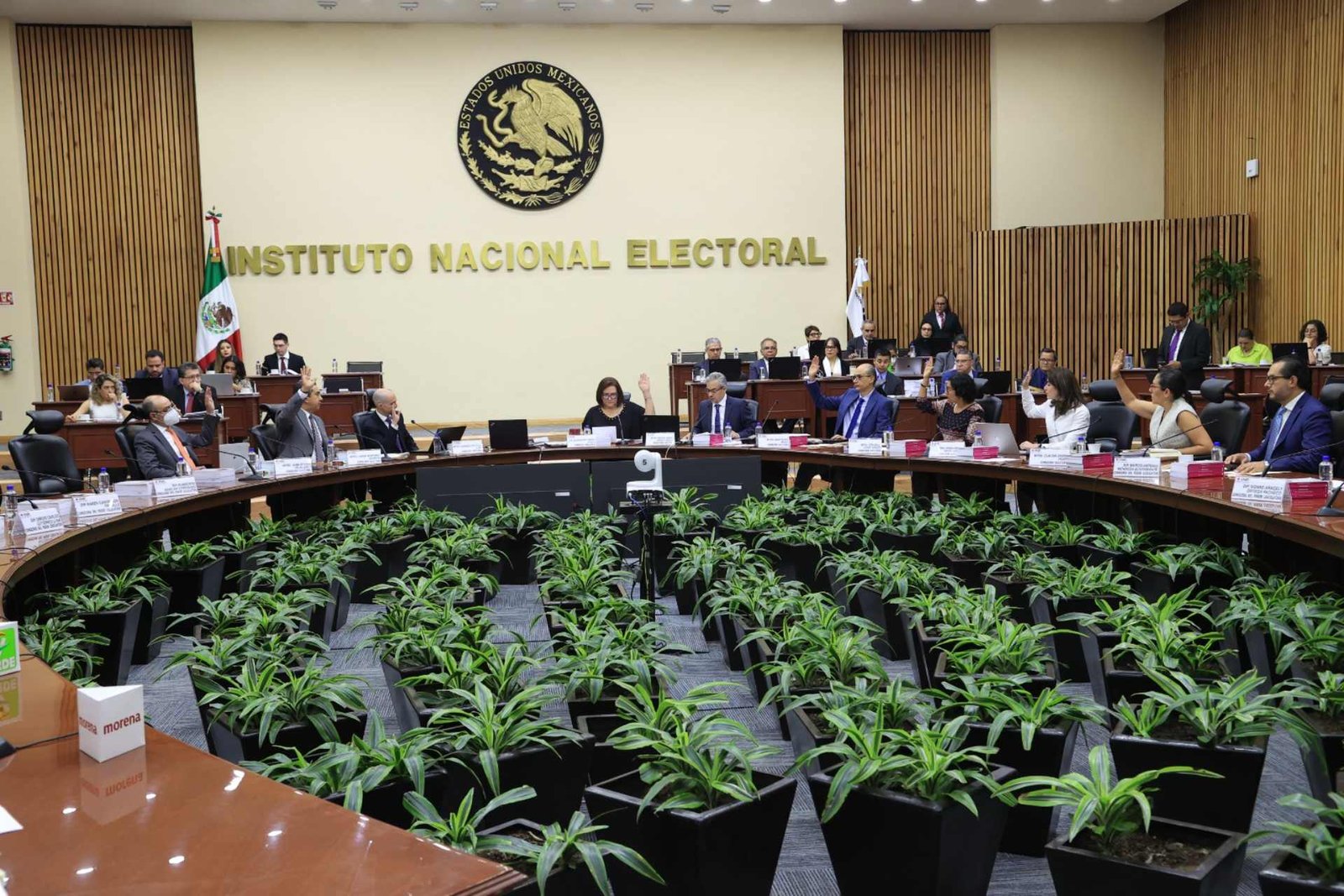 Perfilan que los debates presidenciales se realicen en la sede del INE, los Estudios Churubusco y el CCU Tlatelolco