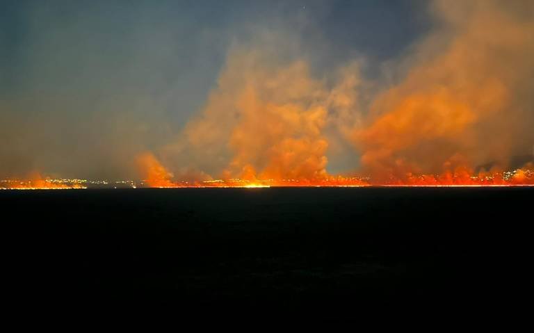 Se reactiva fuerte incendio en la Laguna de Zumpango