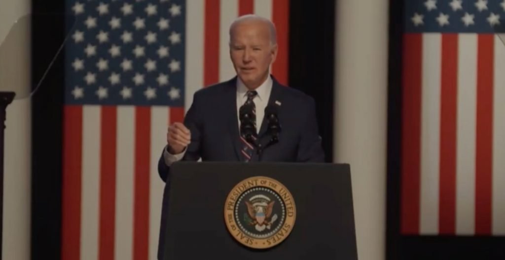 “Trump amenaza la democracia”: Biden aprovecha el discurso por el tercer aniversario del asalto al Capitolio para impulsar su campaña presidencial