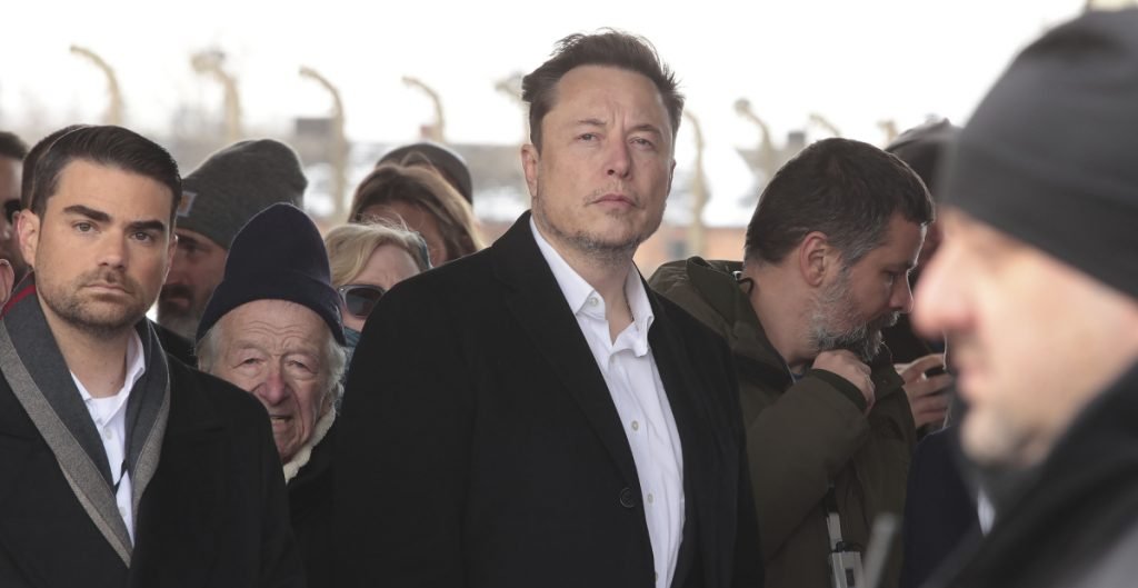 Elon Musk visita Auschwitz en medio de críticas en su contra por tolerar los mensajes antisemitas en la red social X