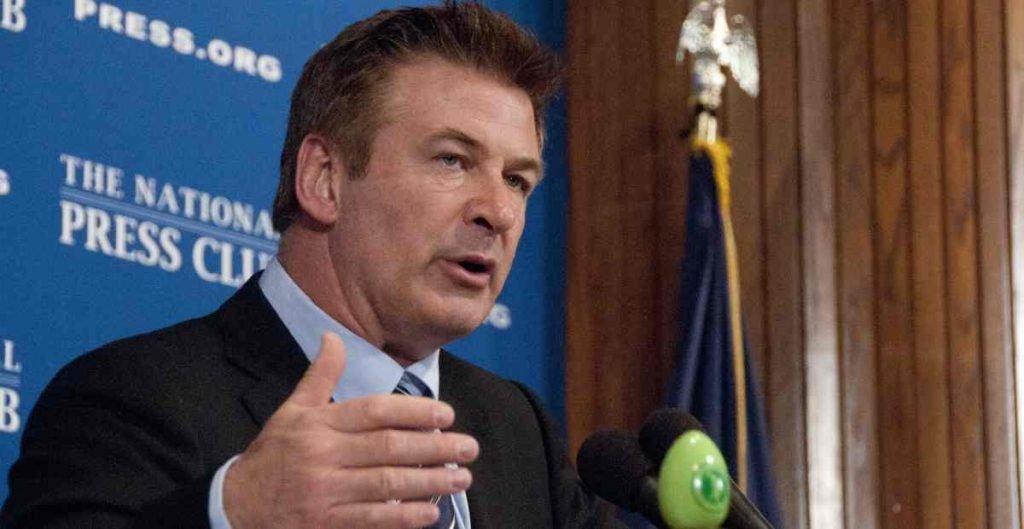 Juicio contra Alec Baldwin por la muerte de la directora de fotografía de “Rust” comenzará el 9 de julio