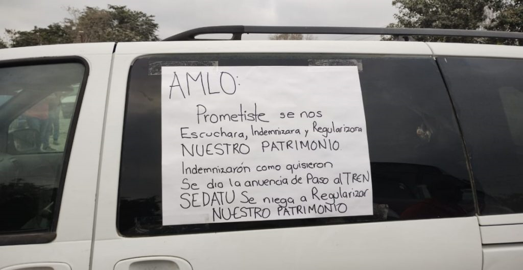 Bloquean carretera en Campeche por incumplimiento de AMLO de regularizar sus terrenos