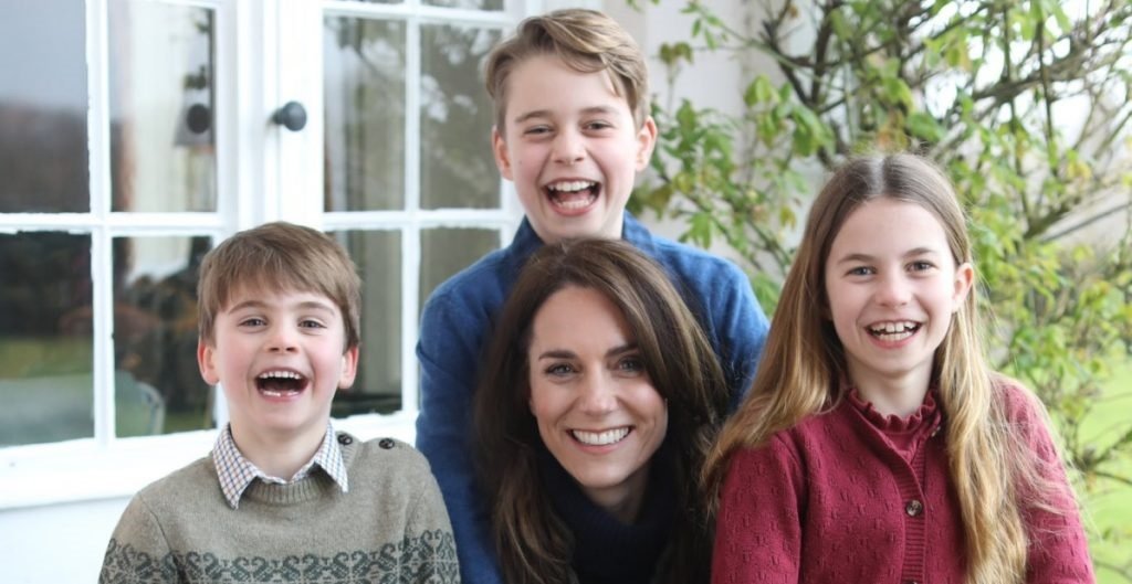 La princesa Kate acepta haber editado una foto familiar y ofrece disculpas