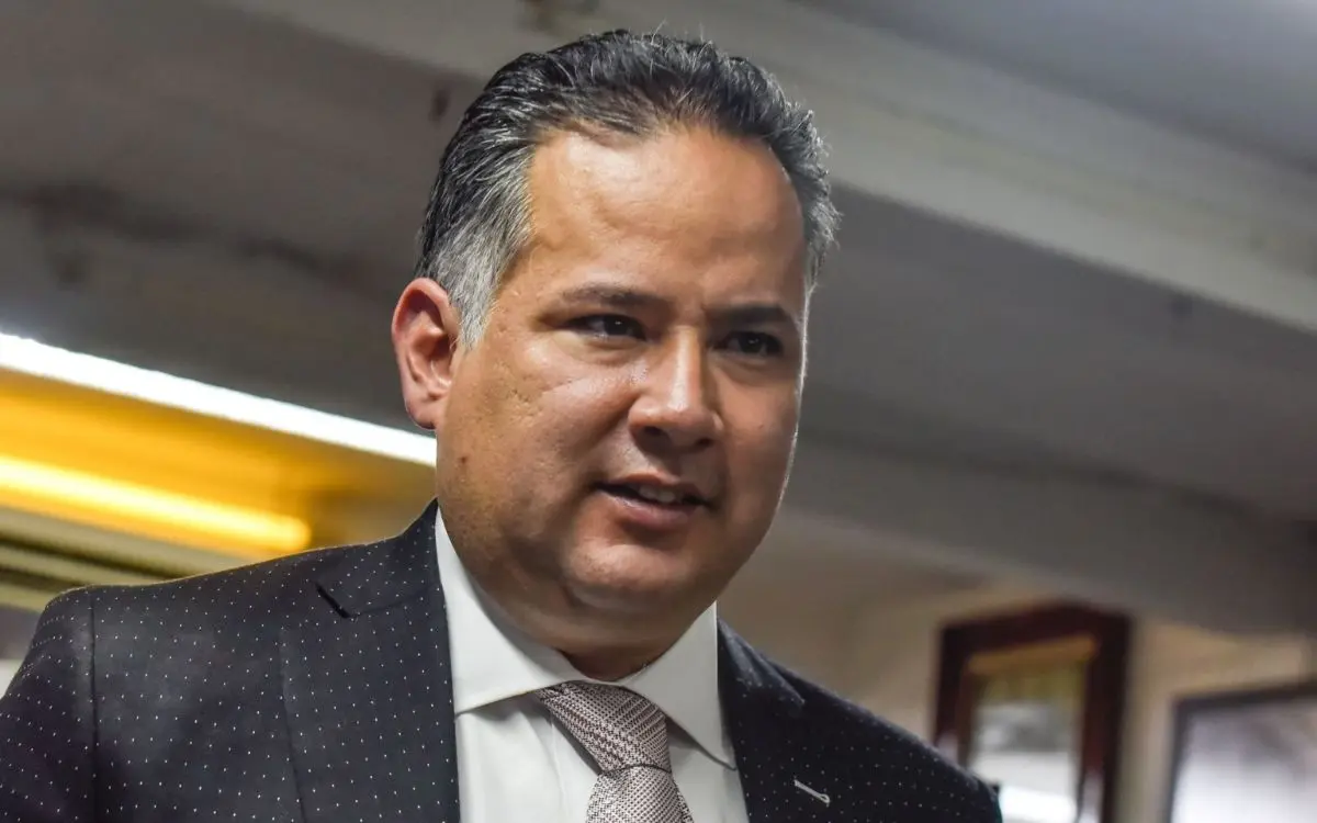 Tribunal Electoral le regresa la candidatura a Santiago Nieto