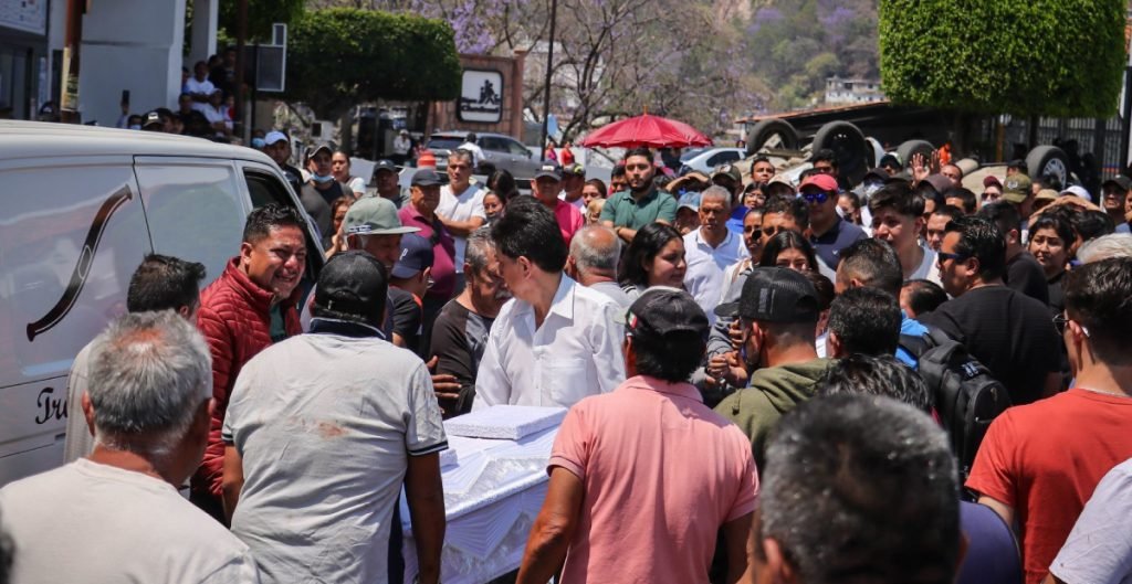 Procesan por el feminicidio de la niña Camila a uno de los hijos de la mujer linchada en Taxco
