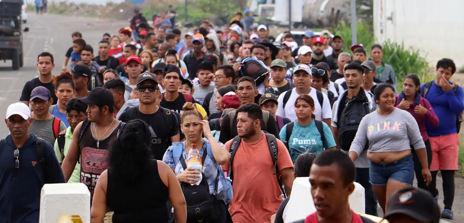 Una nueva caravana con cientos de migrantes parte de Chiapas