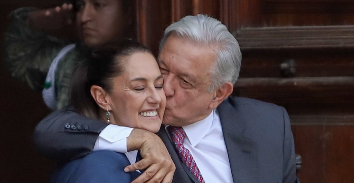 “No me gustó el beso que AMLO le plantó a Sheinbaum, es machismo y se debe respetar la investidura”: Xóchitl Gálvez