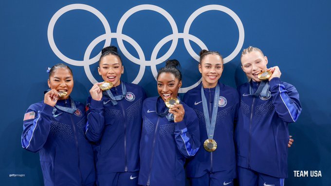 Simone Biles conduce a EE.UU. al oro por equipos en París 2024