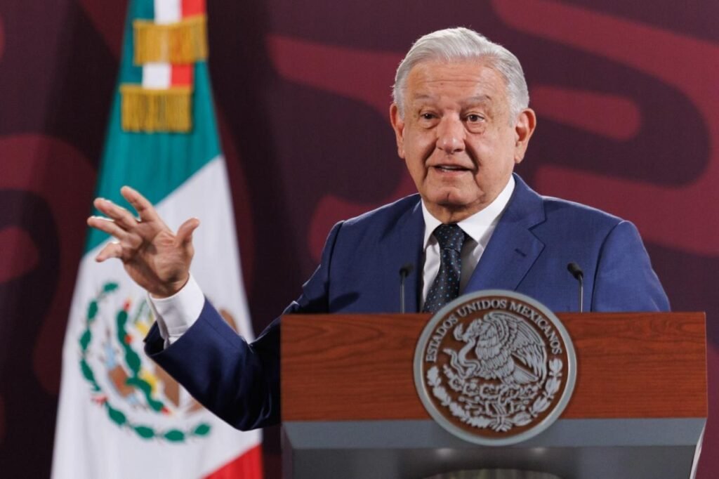 AMLO reta a 5 más ricos de México a opinar de sobrerrepresentación