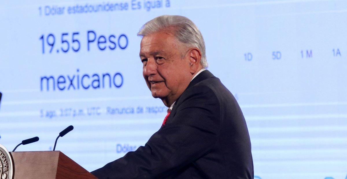 “No nos afecta tanto”: AMLO minimiza depreciación del peso y pide esperar a que el mercado se estabilice