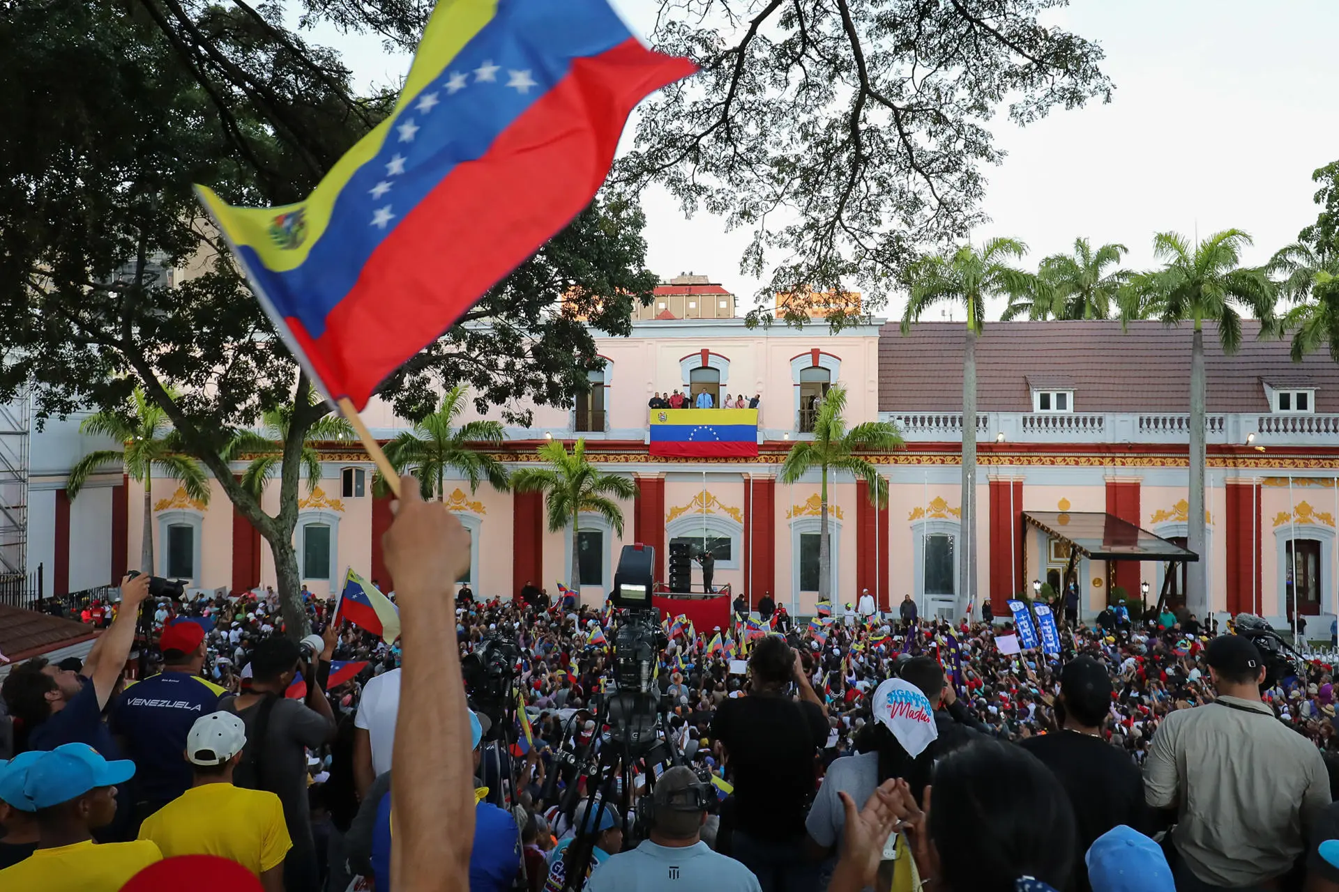 AMLO hablará con Lula y Petro sobre la crisis en Venezuela