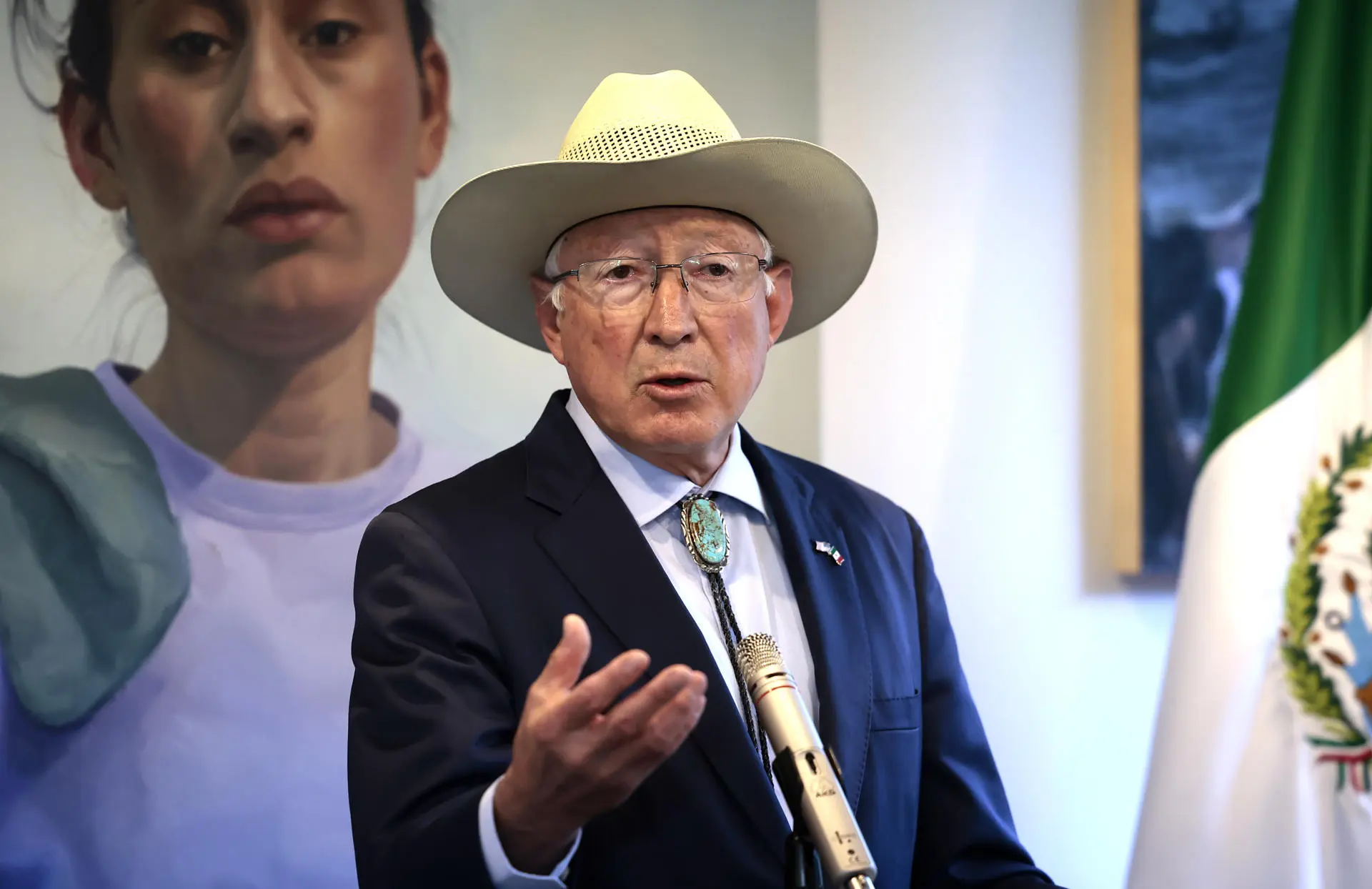 AMLO evita hablar sobre advertencias del embajador Ken Salazar por la reforma al Poder Judicial