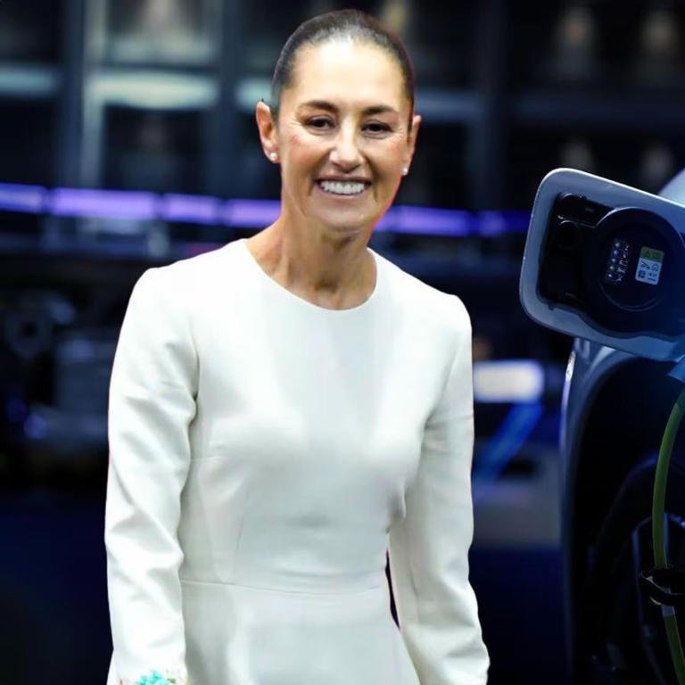 Claudia Sheinbaum presenta Olinia, el nuevo auto eléctrico hecho en México