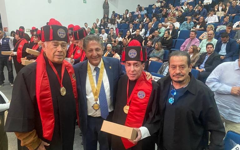 Rafael Yerena recibe 'Dr. Honoris Causa' del Liceo de Lideratos