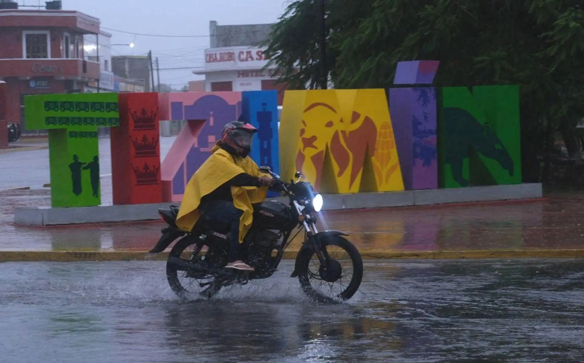 Prevén que centro del huracán ‘Milton’ impacte Yucatán este lunes