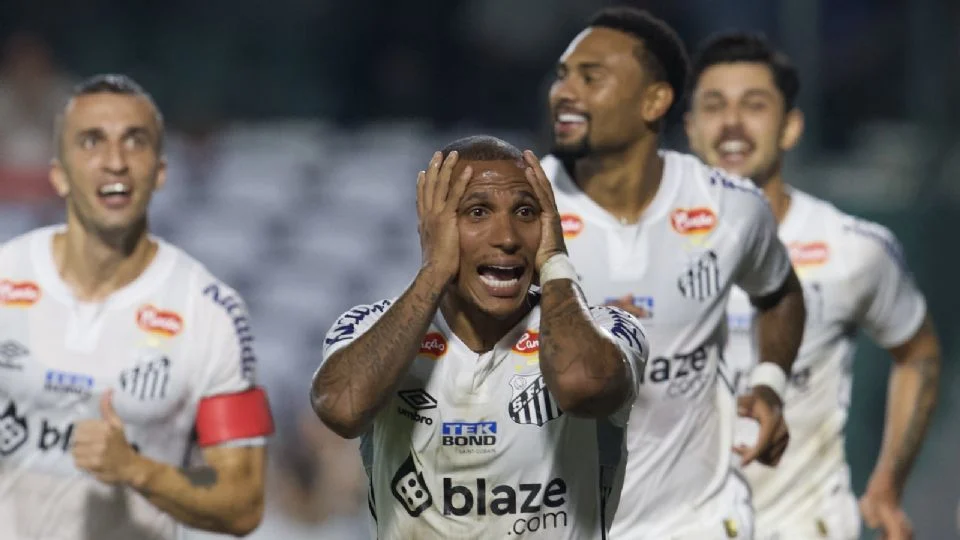 El mítico Santos de Brasil regresa a Primera División gracias a increíble golazo de exjugador de Cruz Azul