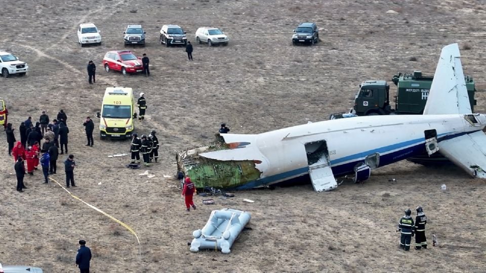 Avión se estrella en Kazajistán: al menos 32 sobrevivientes y más de 30 posibles víctimas