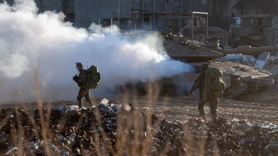 Operaciones de Israel en Cisjordania dejan 12 muertos y amenazan al alto el fuego en Gaza