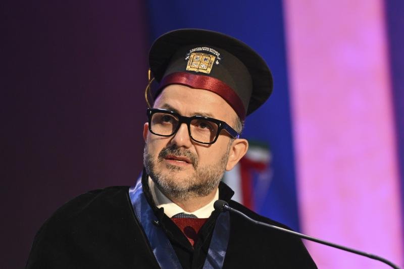 Otorga UNEDL doctorado “Honoris causa” a Ricardo Villanueva